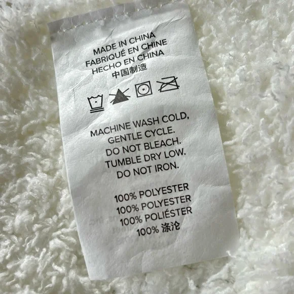 UGG Eugenia Throw Blanket in Snow Ivory Plush 50x70” - Picture 5 of 6